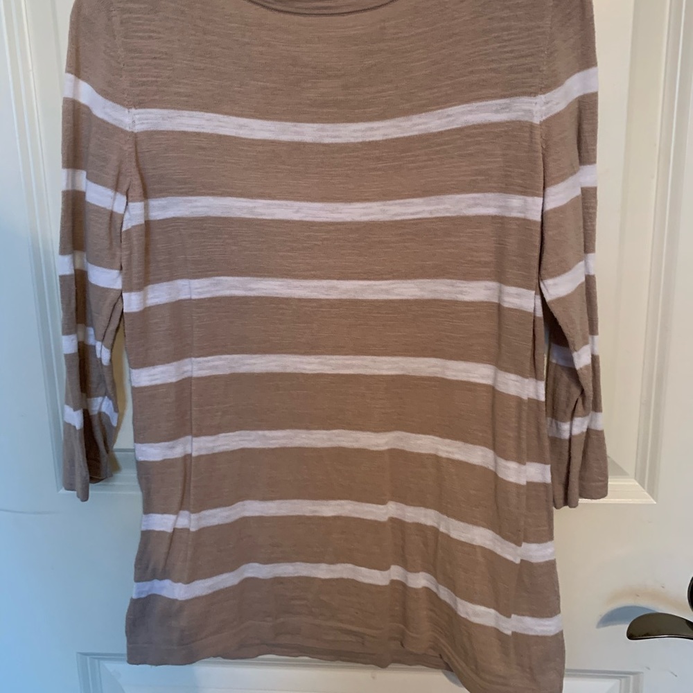 Loft thin sweater top! SO SOFT!